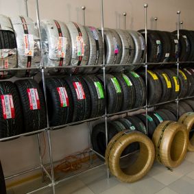 Шины в магазине «Jeep Centre»